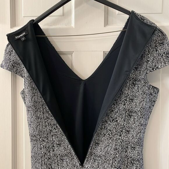 Express black/white herringbone dress sz S cap-sleeves, fully-lined, v-neck NWOT - Picture 8 of 11